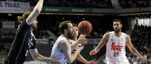 Un lance del partido Real Madrid-Bilbao Basket. fotografía solobasket.com