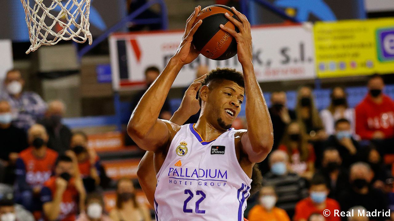 Liga 2021-22 Jornada 17ª | Edy, inmenso, guía al Madrid en la vuelta a la competición