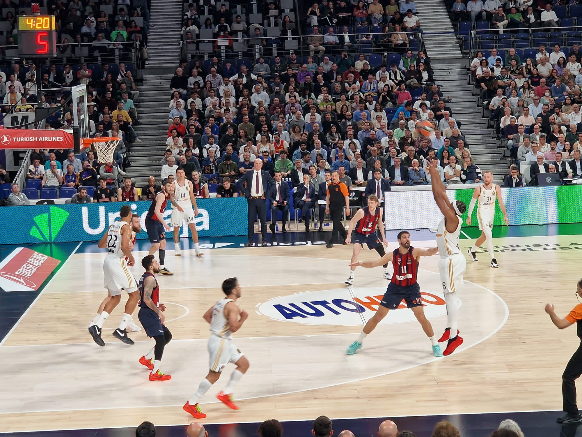 Euroliga 2023/24, Playoffs – P1- |  El Madrid muestra su mejor versión. Llull hace historia