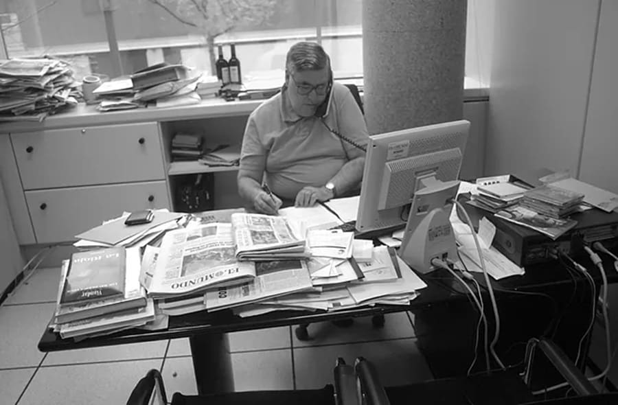 OBITUARIO – VICTOR DE LA SERNA