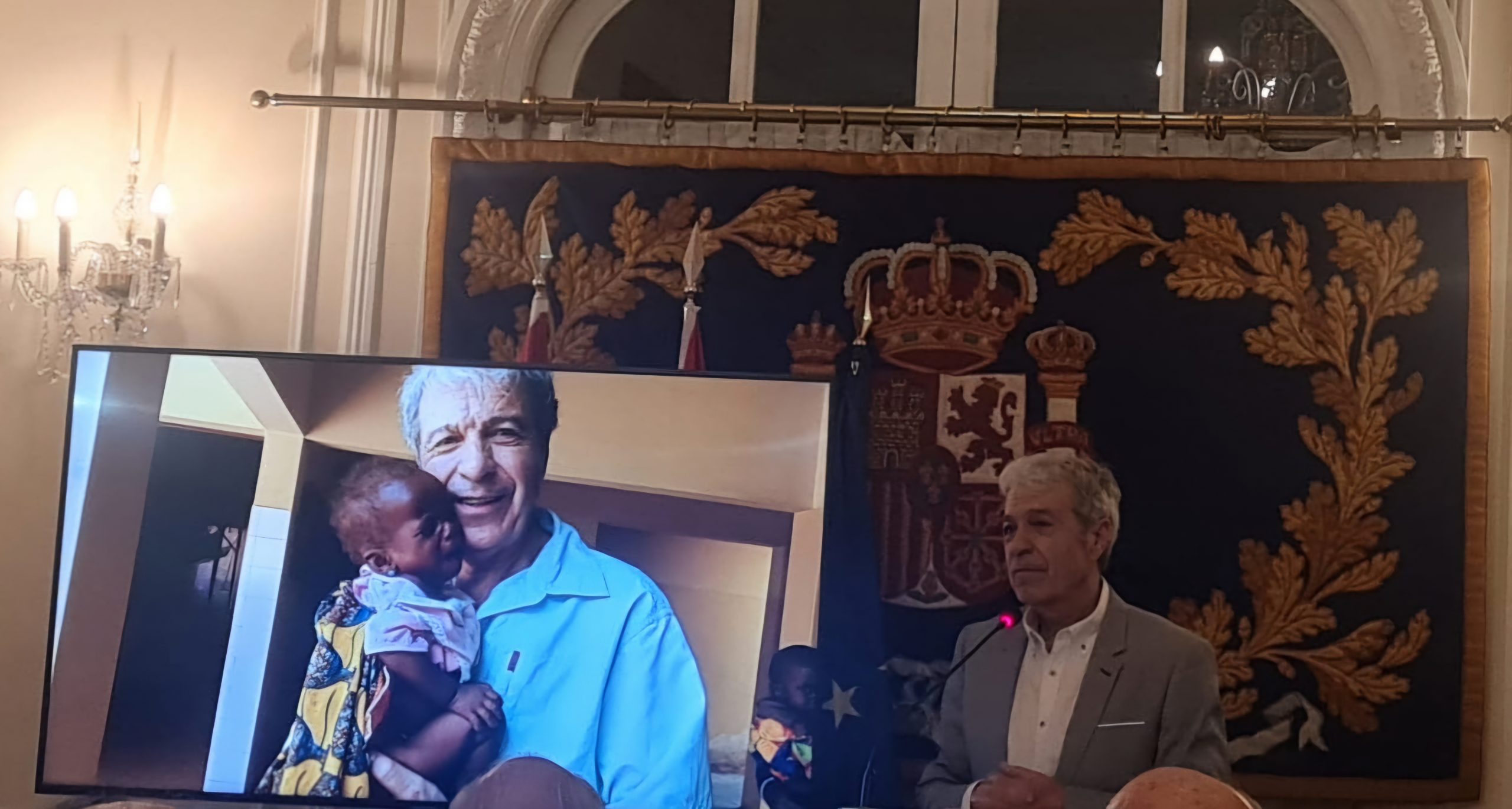 La Gran Familia Solidaria| Presentación Libro Solidario “Todo brilla sobre la existencia”