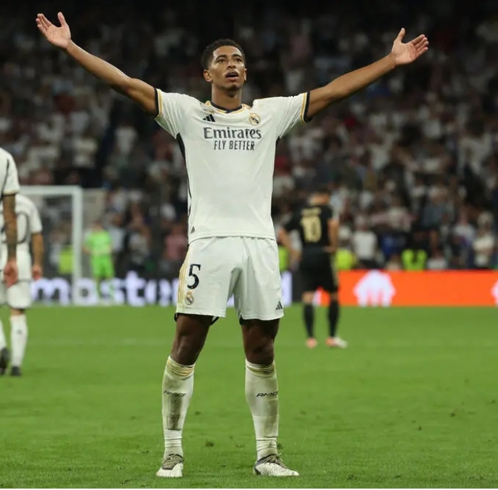 El Club De Los 100| Bellingham