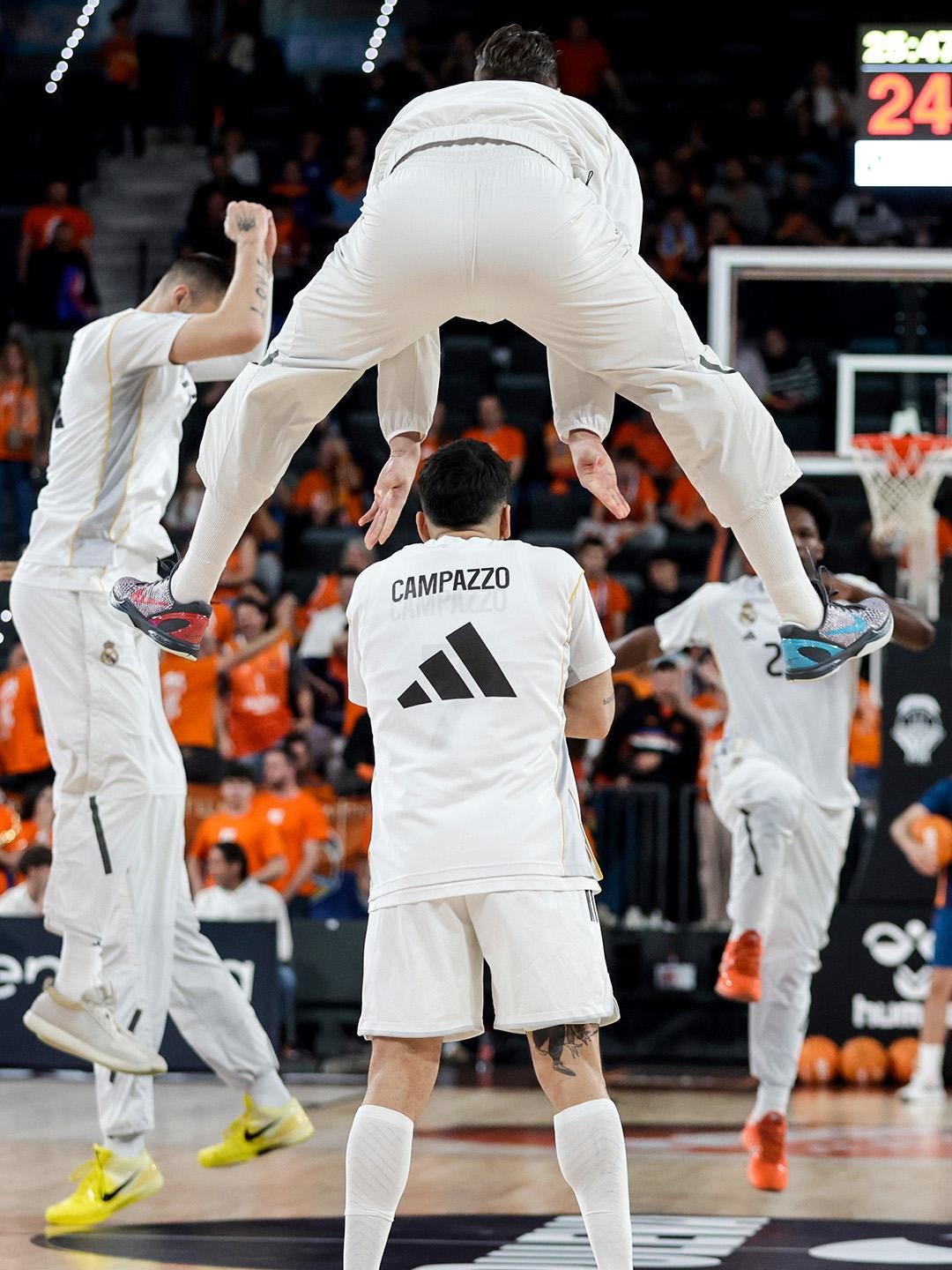 Liga 25/26 – J28 | Exhibición del Madrid para asegurar el liderato