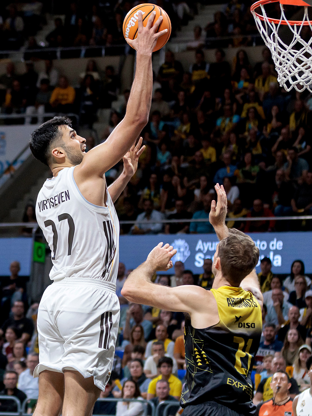Liga 25/26 – Playoff Cuartos P2 | El Madrid salva un match ball con una exhibición a domicilio